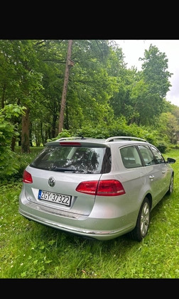 Volkswagen Passat cena 39500 przebieg: 277000, rok produkcji 2013 z Trzebiatów małe 352